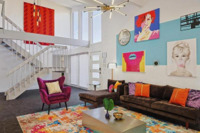 Posh 5BD w Pool Hot Tub Cinema Patio Foosball
